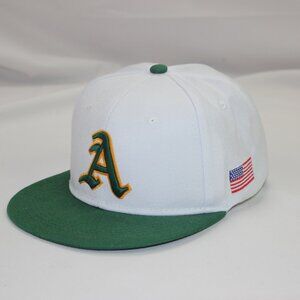 Men's Oakland Athletics Pro Standard Green & White Stacked Logo Snapback Hat